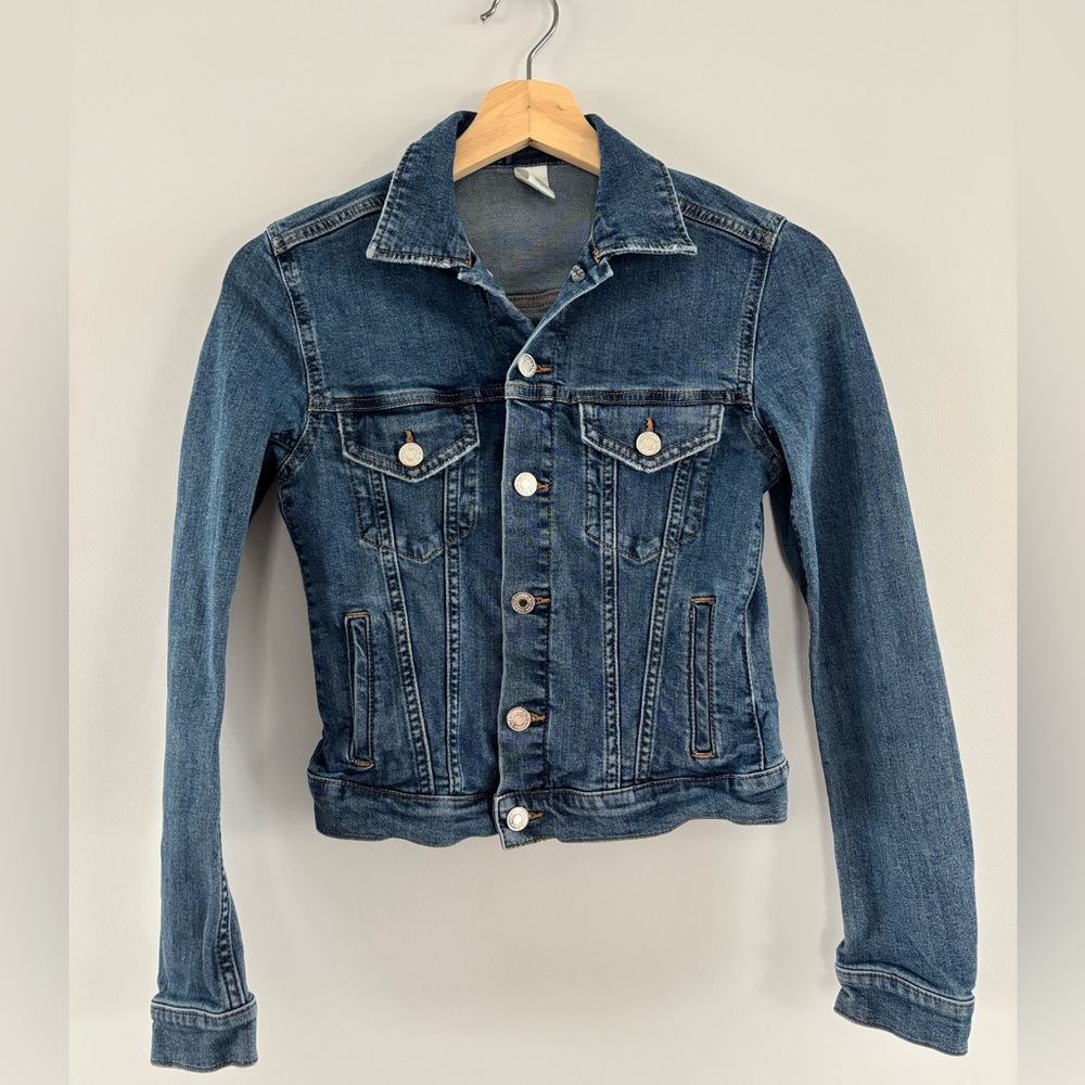 H&M Dark Wash Denim Jacket - XS Fitted Jean Jacket - Classic Button-Up